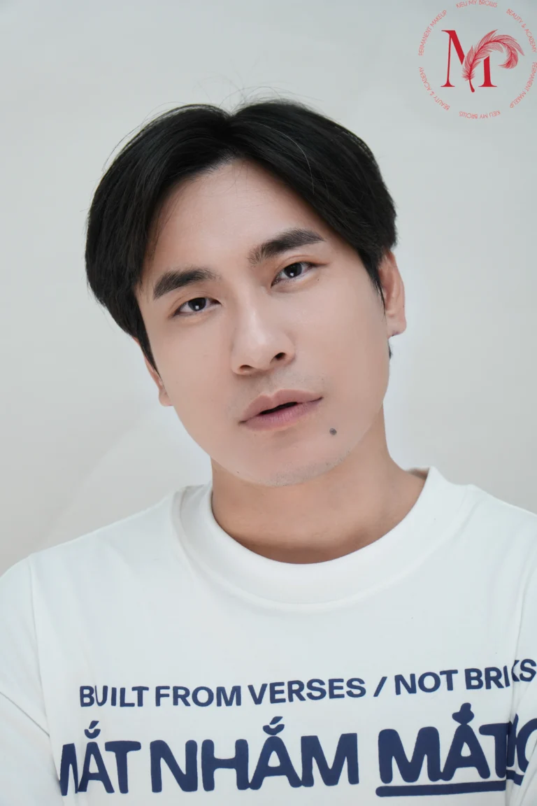 Khách hàng nam với dáng chân mày tự nhiên tại Kieu My Brows